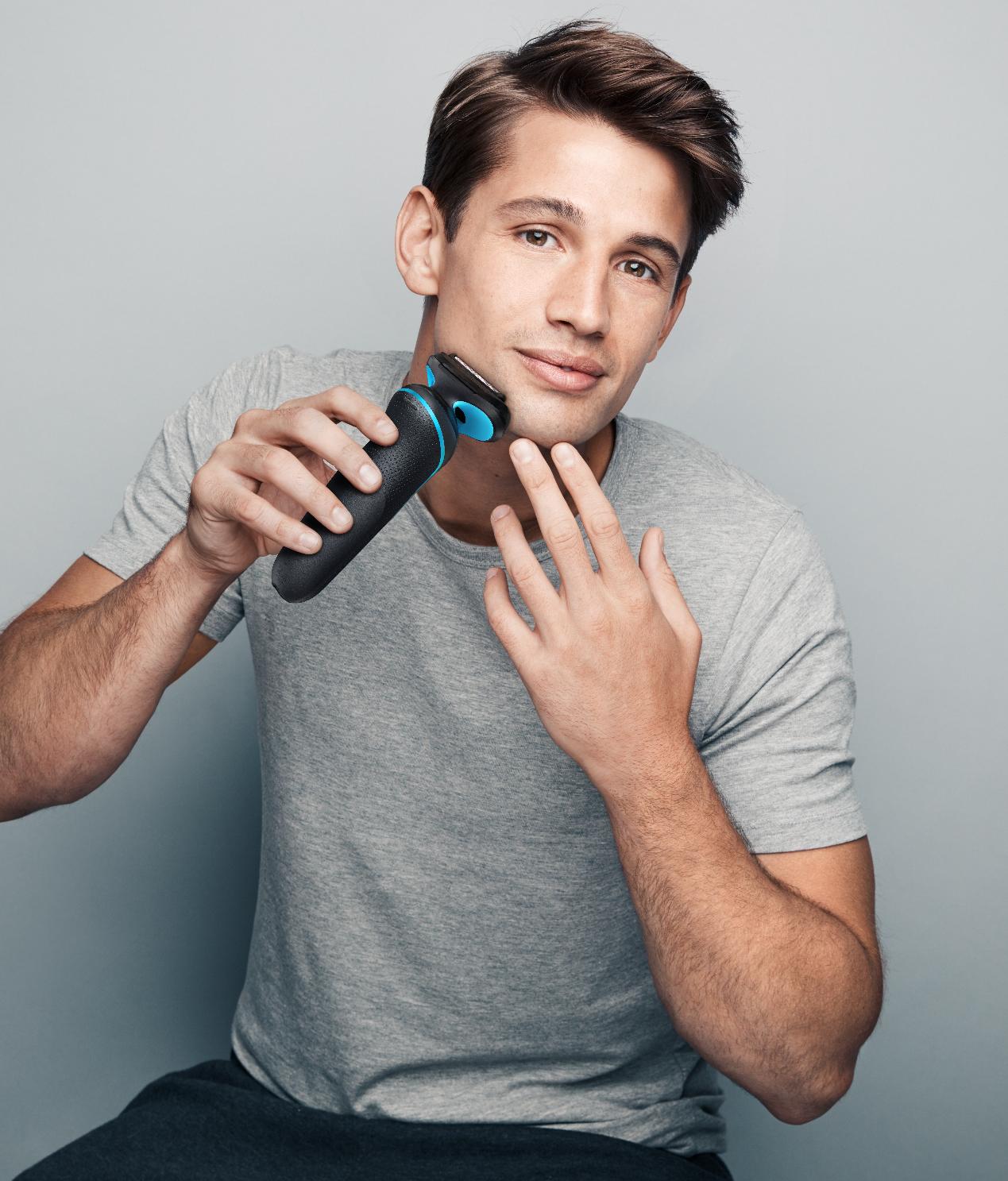 飞利浦3头剃须刀和博朗9系哪个好,飞利浦剃须刀rq1160和博朗哪个好