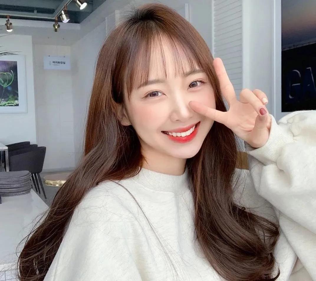 怎样剪刘海扎起来不嫌脸大,剪个刘海拯救一张脸