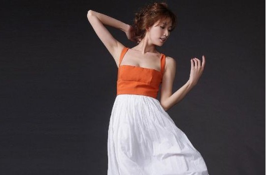 林志玲和身材高大的明星合影,娱乐圈女明星身材最好的是谁