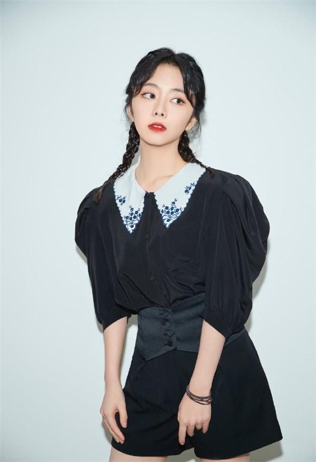 头型小的圆脸女生适合的发型,圆脸女生适合的发型有以下几种