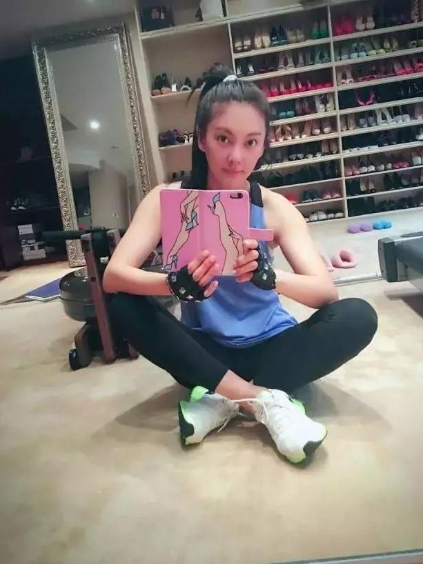 冬季穿搭博主穿什么鞋,极简穿搭一年四季几双鞋就够穿