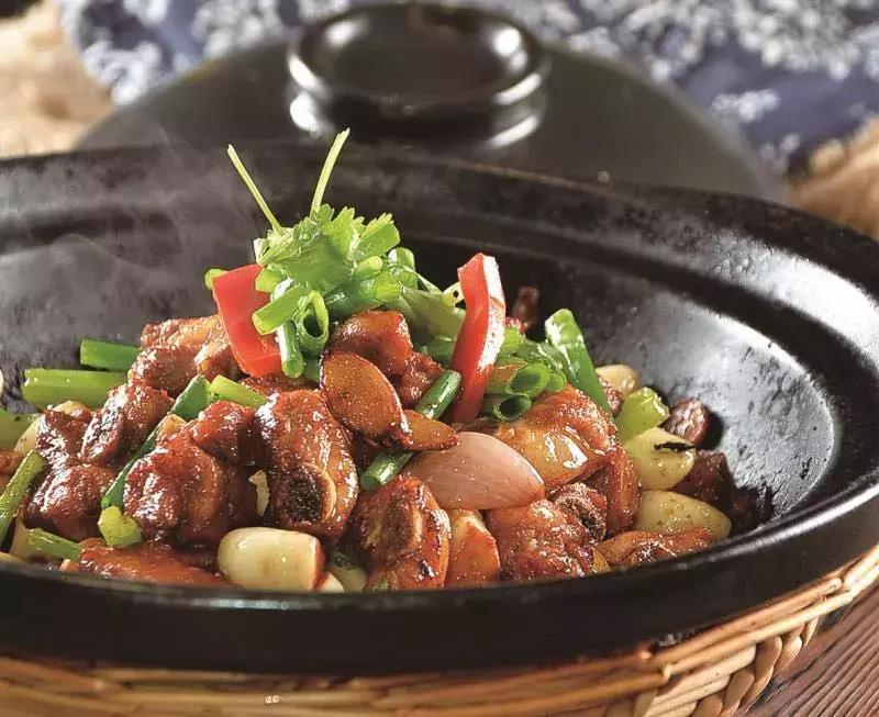 建设街居然开了一家人均40的爆款饭店！全单还可以享用7.8折