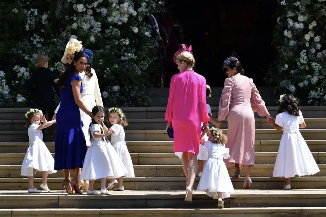 梅根在王室时经常闹出丑闻,梅根和哈里爆料王室新丑闻