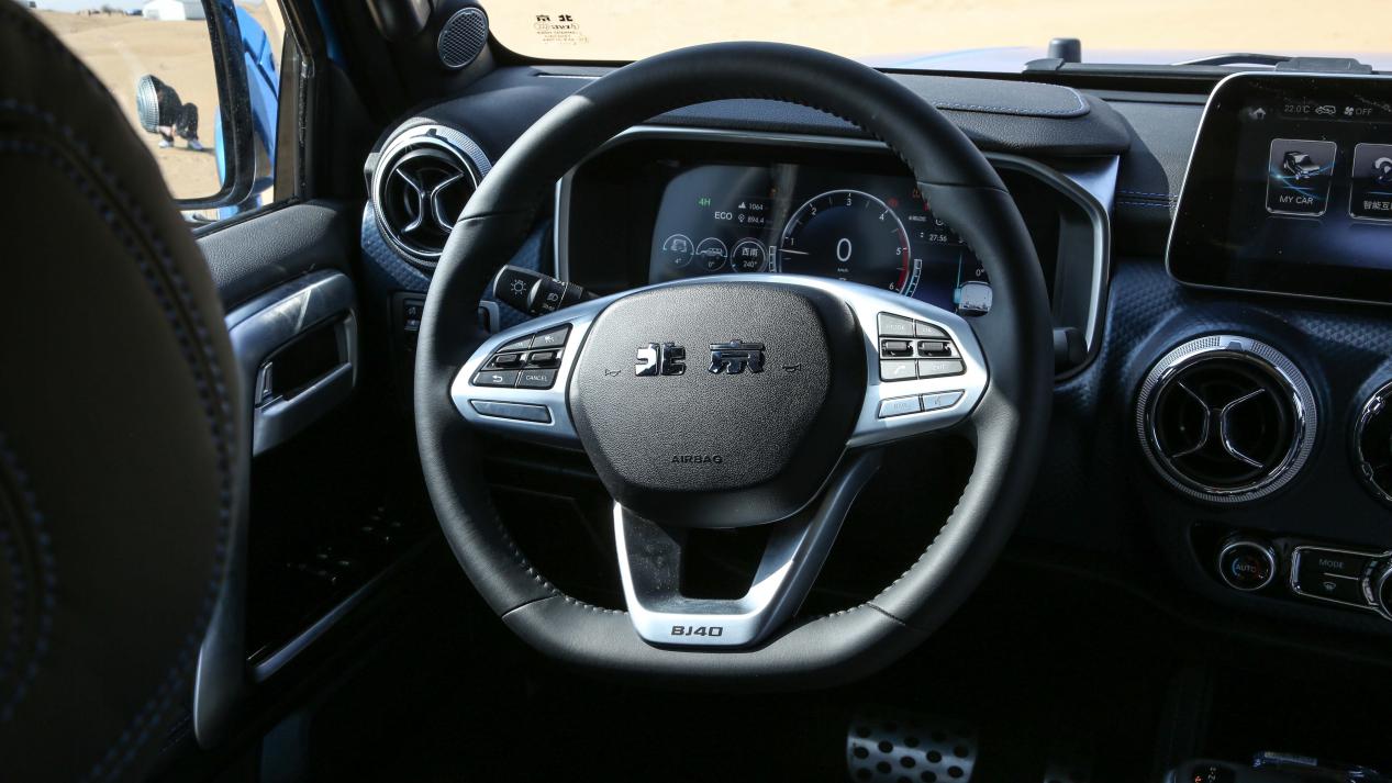 bj40刀锋英雄柴油版黑武士试驾,21款bj40柴油刀锋英雄版驾驶感受