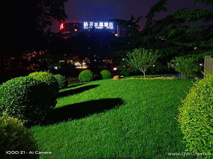 iqooz1天玑1000是骁龙多少,iqooz1全面评测首发天玑1000plus