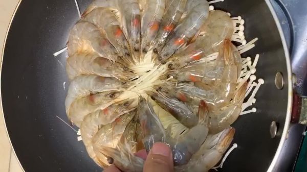 开背虾蒜蓉粉丝虾,蒜蓉开背虾金针菇