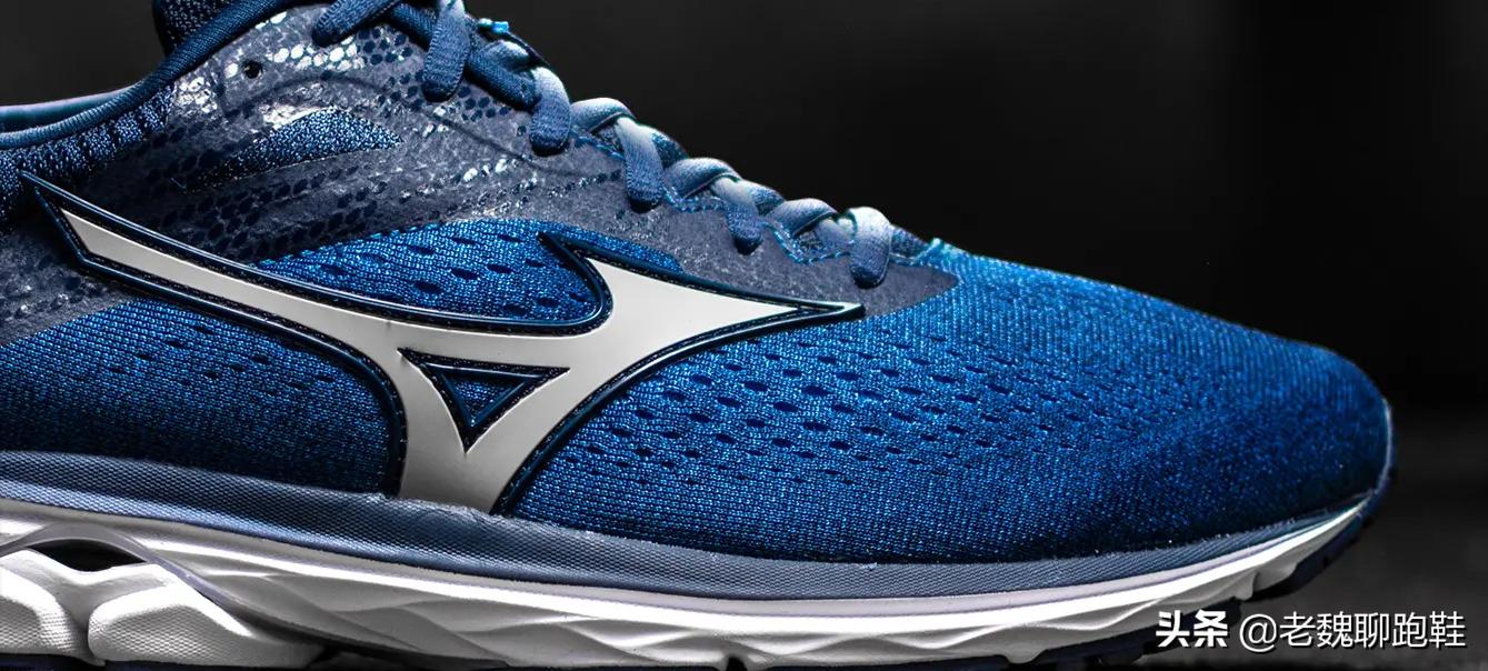 美津浓与亚瑟士哪个更耐穿,美津浓和亚瑟士怎么选