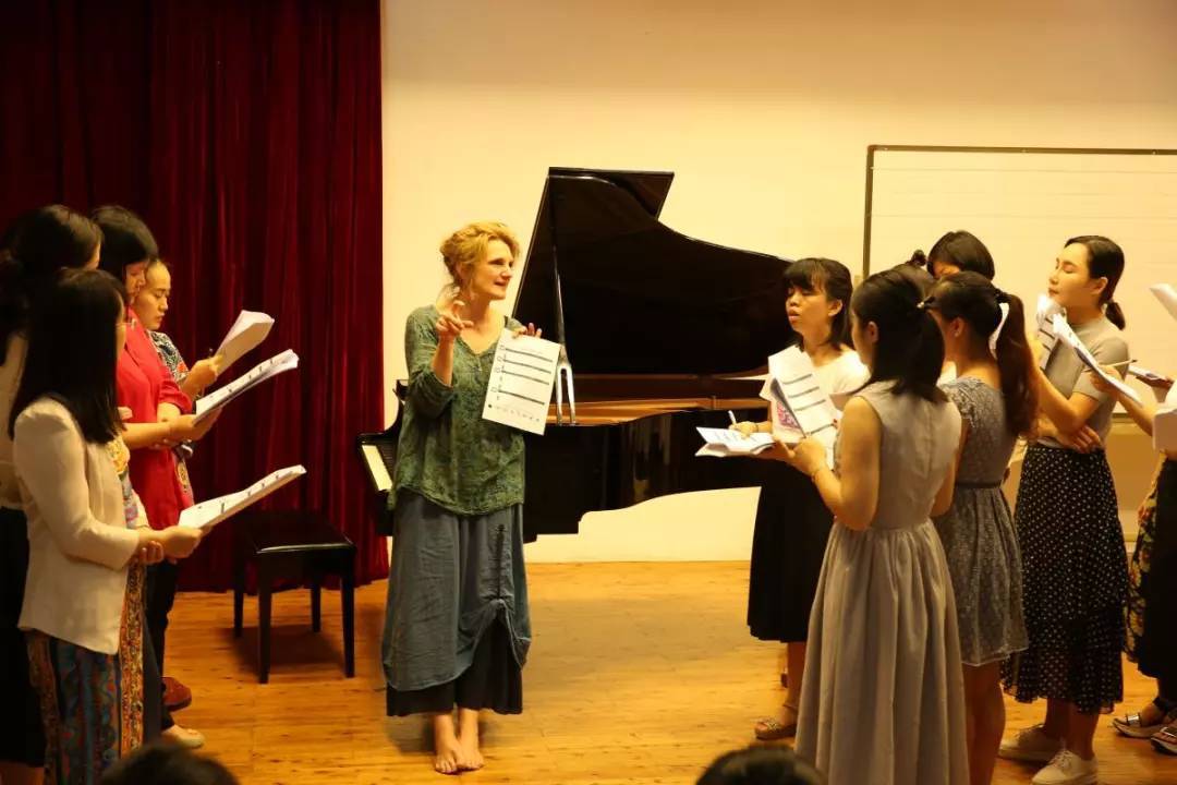 音乐艺术欣赏感悟,静心聆听享用音乐带来的美感