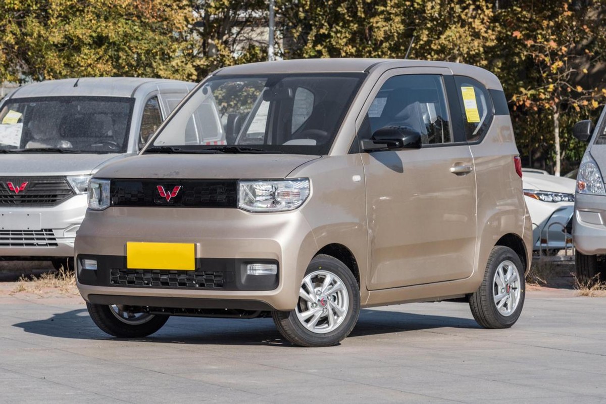 高颜值之选三款平民性能轿车推荐,这两款中级轿车10万的价格你选谁