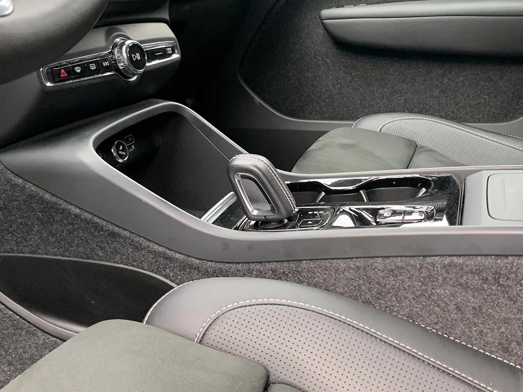 试驾沃尔沃xc40,沃尔沃xc40最新试驾视频