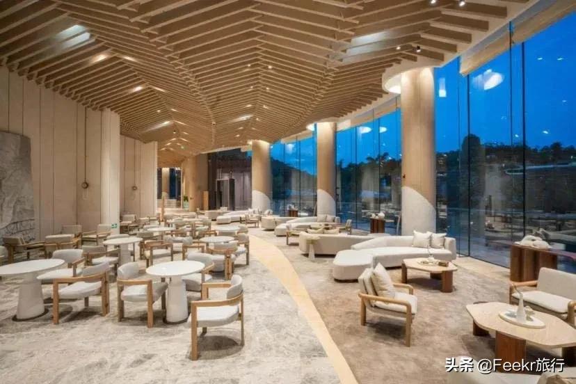 被刘昊然种草的云南小城，全网0攻略，我们花不到2k就逛吃6天