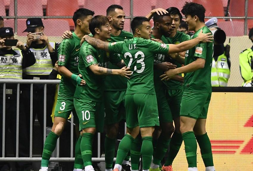 国安以2比0击败广州恒大,恒大上港紧追国安鲁能落败