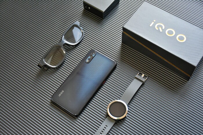 iqooneo855打王者有哪些功能,iqooneo855和竞速版的区别在哪