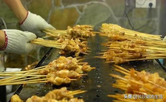 长沙新一绝，湘西烧烤鼻祖，火爆到华晨宇汪峰张韶涵也来吃。
