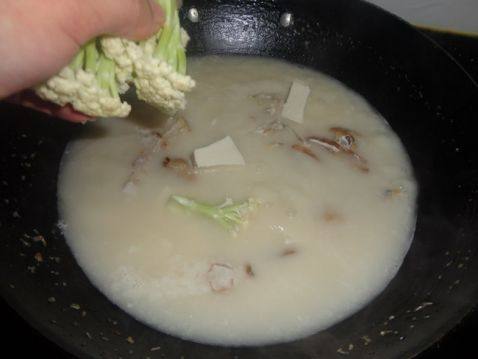 鱼头豆腐汤怎么做最有营养,鱼头豆腐汤加牛奶做法