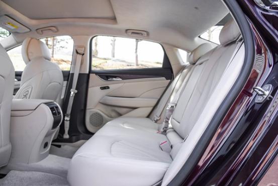 越自己的级让别人“越位”，买B级车价格的别克君越，有多香？