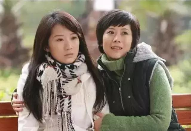 从明星到阔太李嘉欣奋斗了20年,豪门阔太李嘉欣复出捞金