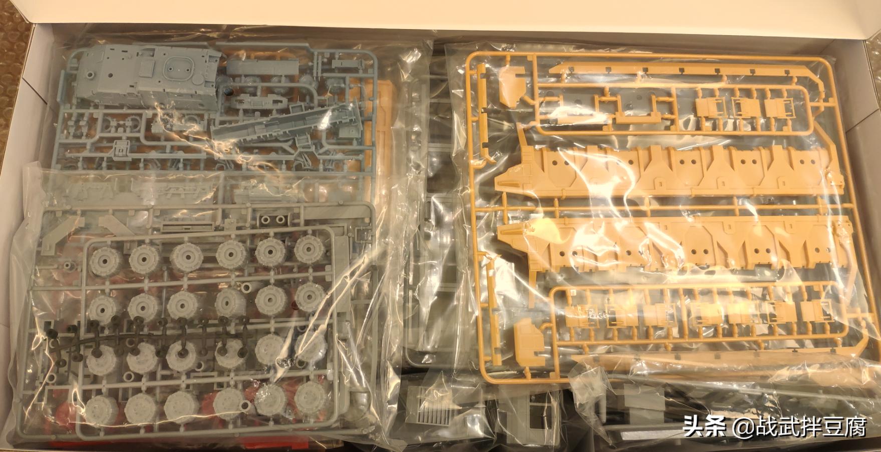 流浪地球运输车模型开箱视频,载具模型流浪地球