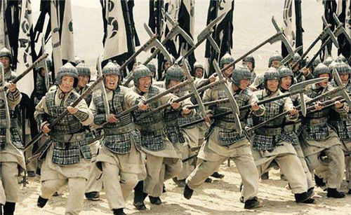 为什么解放军不怕牺牲英勇冲锋,第一排的士兵怎么牺牲的