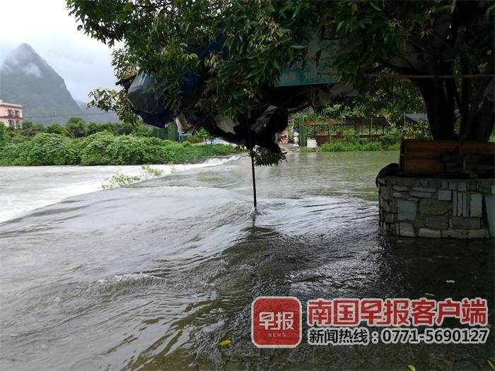 阳朔干部群众合力勇救溺水儿童,桂林阳朔女孩溺亡