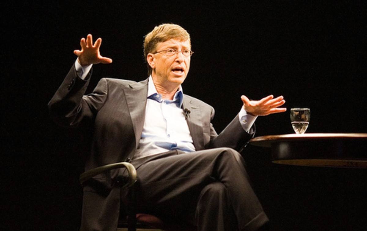 回忆WPS发展史：本来领先于微软Office，雷军却被迫重新设计