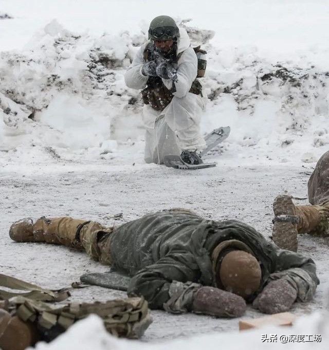 美军训练投降姿势,美军训练士兵投降