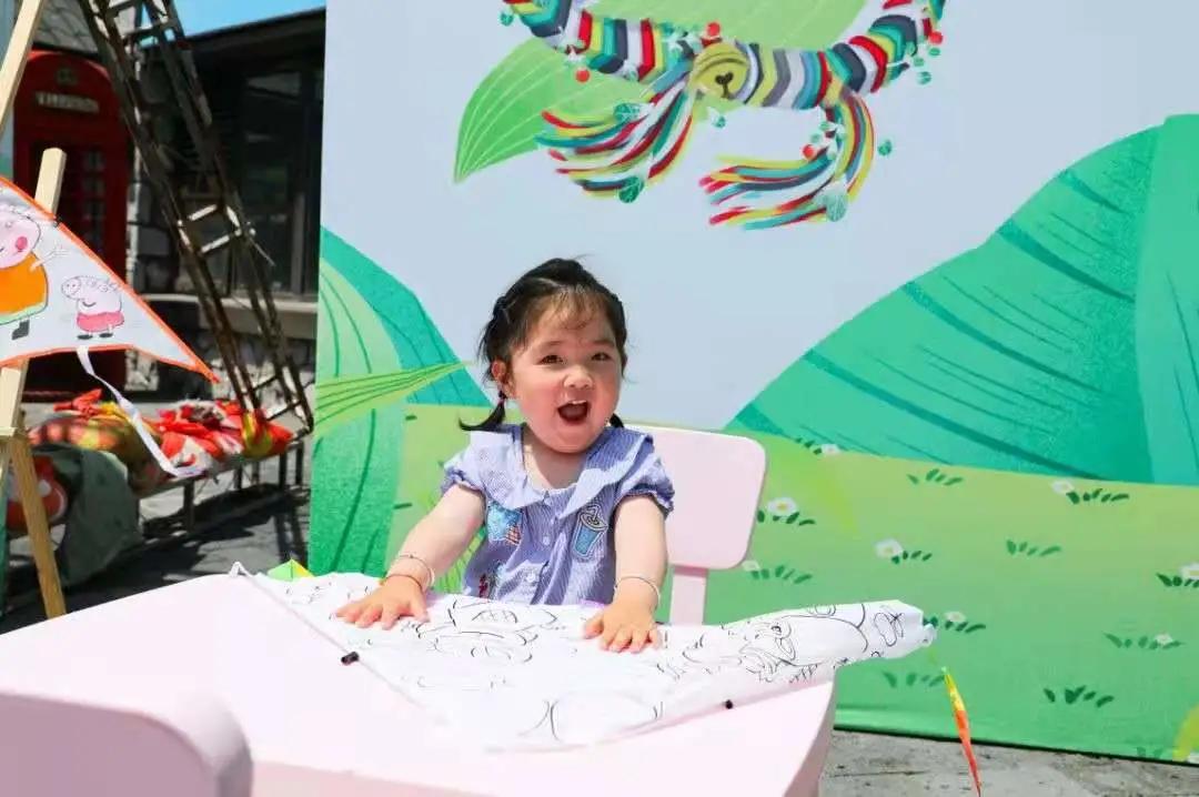 松花湖上放风筝,吉林市松花湖冬季开江鱼