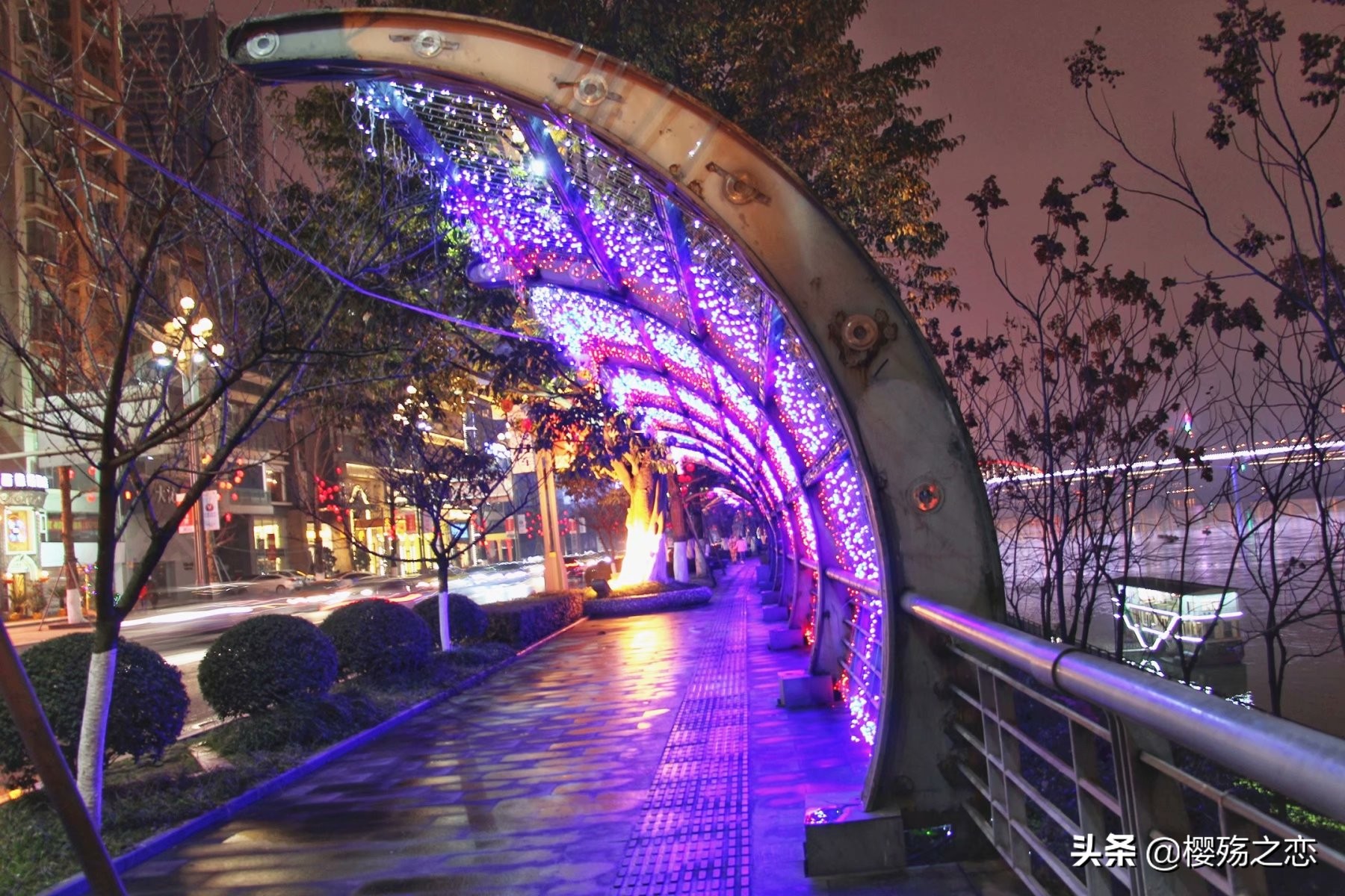 大重庆的滨江路夜景就是这么美,重庆最美滨江路