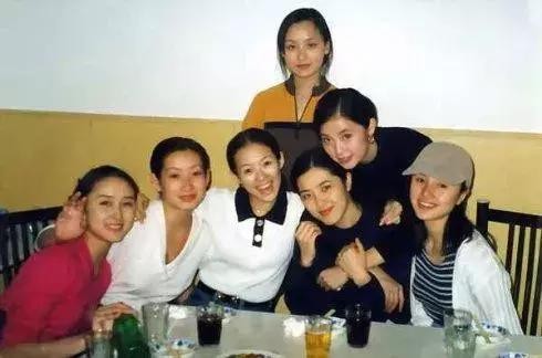 有皱纹依旧很美的女明星,皮肤松弛长皱纹的女明星