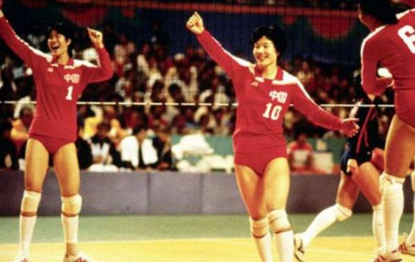 中国女排奋斗经历简短20字,排球运动简史中国女排