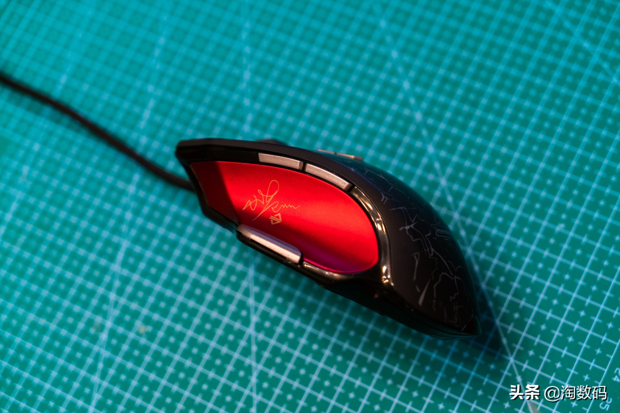 仅￥69元：PUBG固件级优化+1680万色RGB灯效+9键多模+赛车设计感