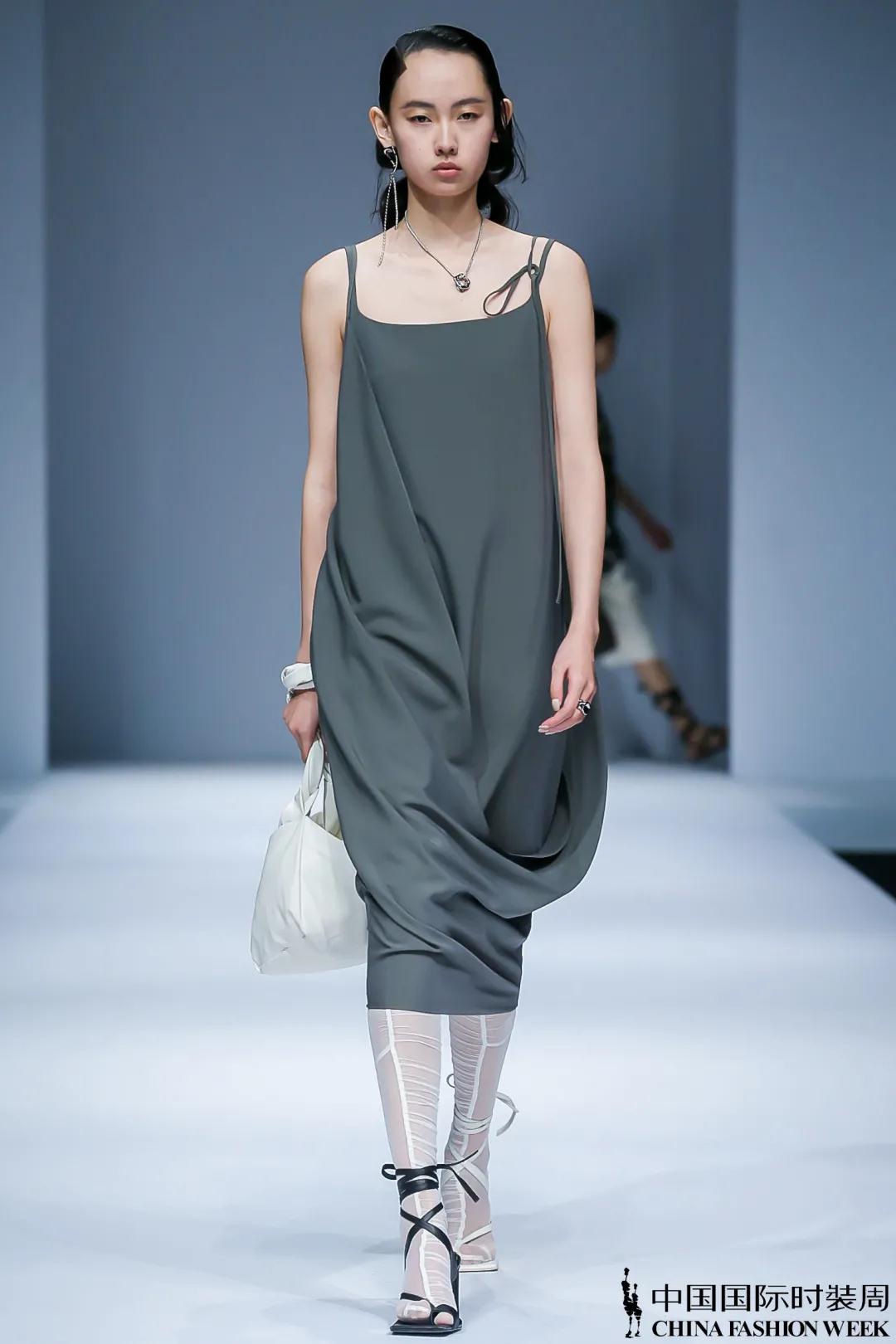 小众设计师秀场,时尚秀场精致的设计