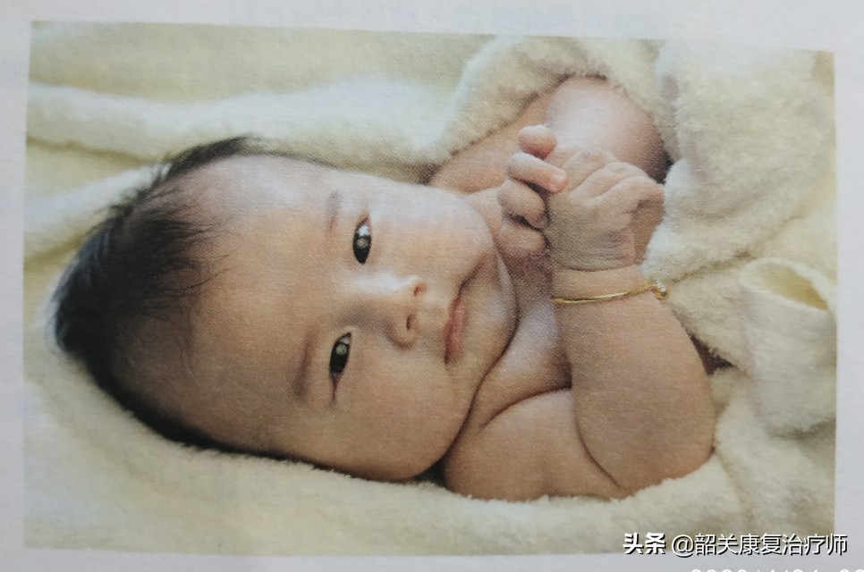婴幼儿出生后的第1周有什么表现呢？快来看看吧～