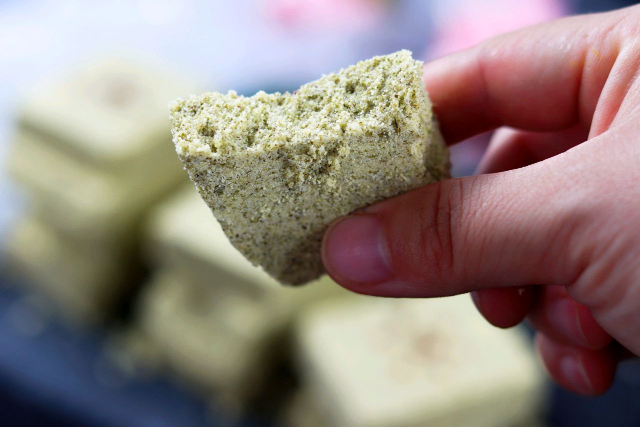 夏季必备美食绿豆糕学会这样做,绿豆糕清凉解暑小甜点