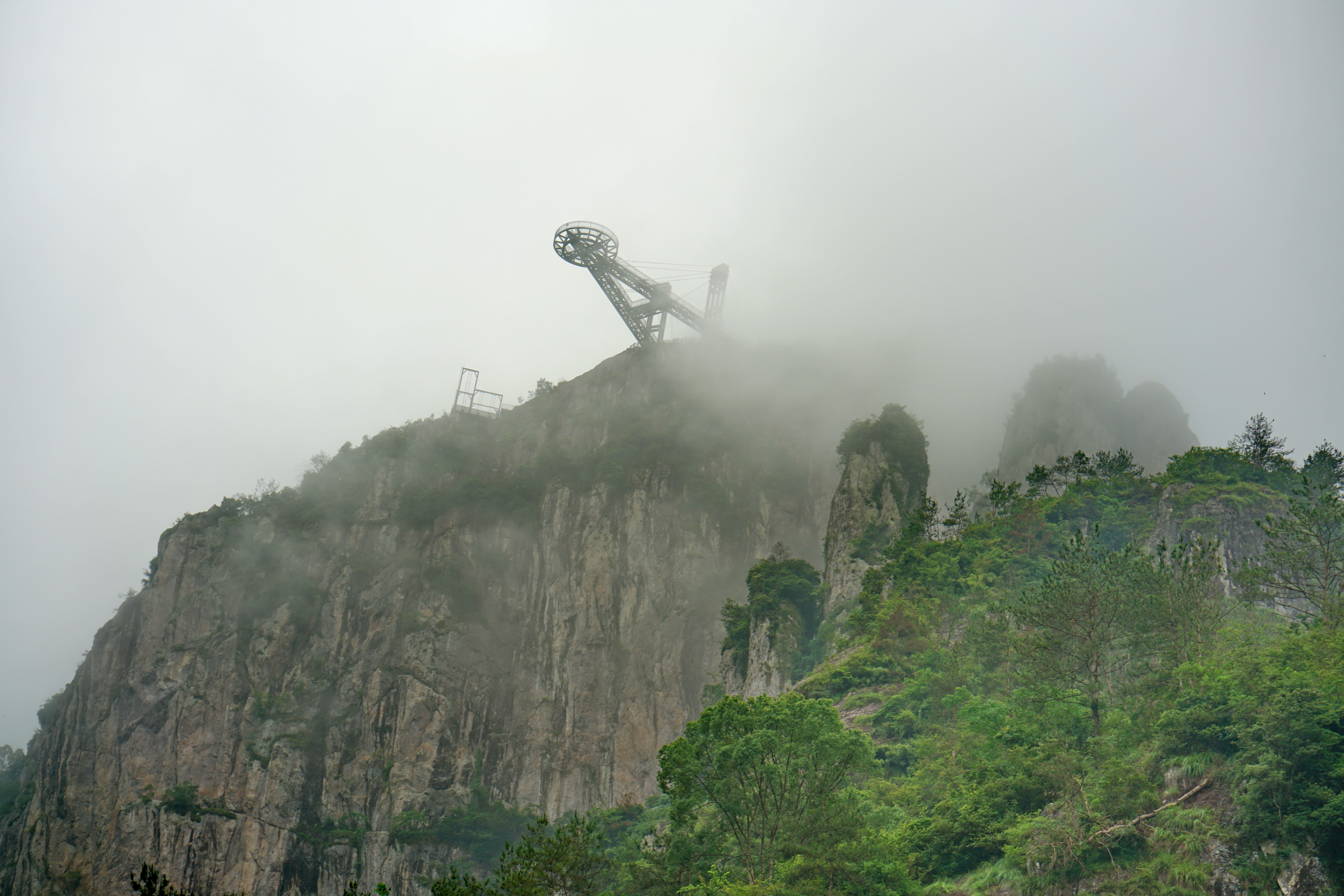 暑假凉快不晒的旅游地方,暑假避暑胜地最佳地方