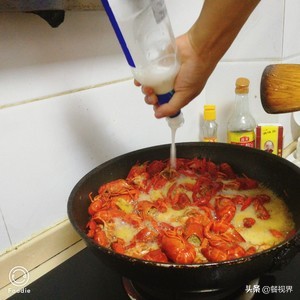 小龙虾最简单的做法去头的小龙虾,六种小龙虾哪种做法最好吃