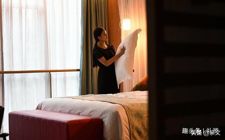 成为凶宅试睡员之后年薪过百万,酒店试睡员到底是个什么样的工作