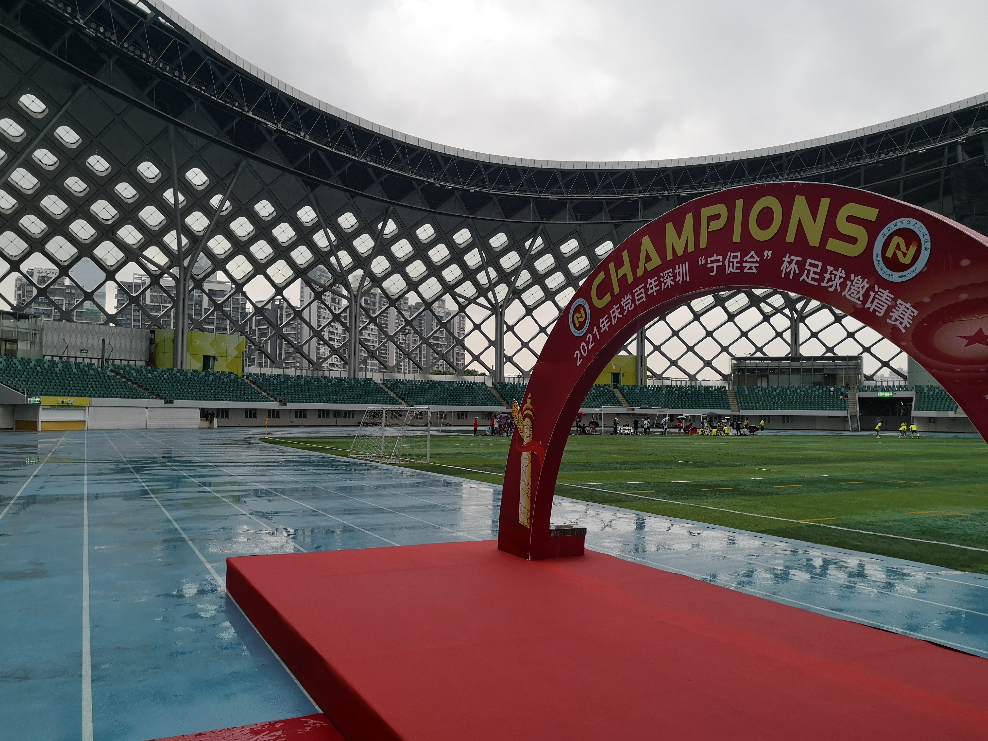 “宁促会杯”足球赛在春茧落幕，宝安联谊会夺冠