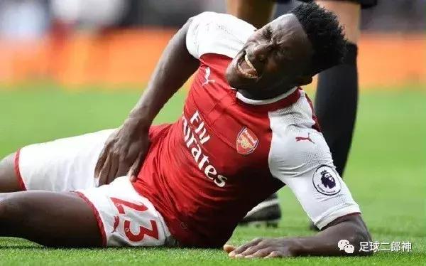 脚裸90度变形！枪手玻璃大将再受重伤，赛季报销恐危及职业生涯