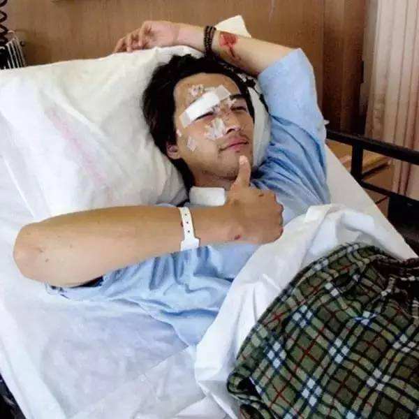 中年典范：从“全民男神”到“垃圾天使”，37年戏里戏外皆人生