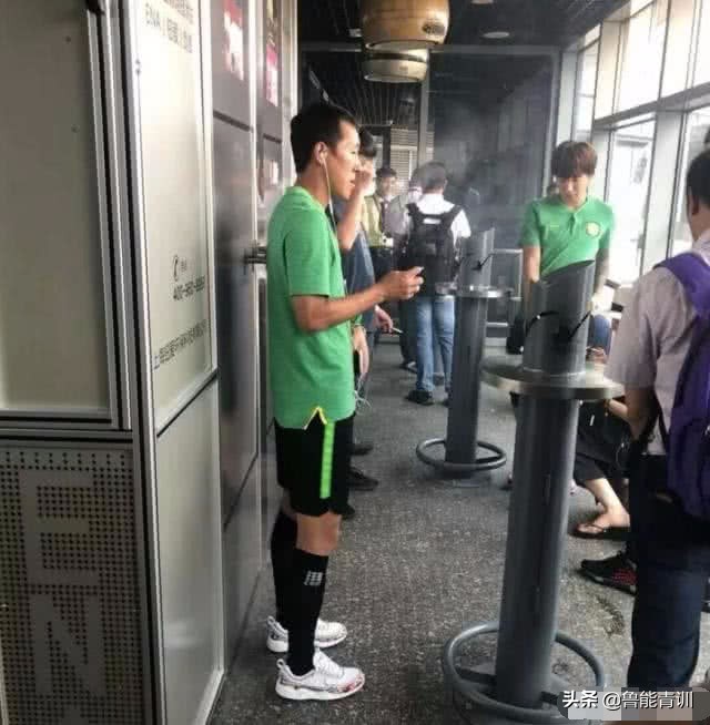 世界无烟日谈烟枪,世界无烟日足球比赛