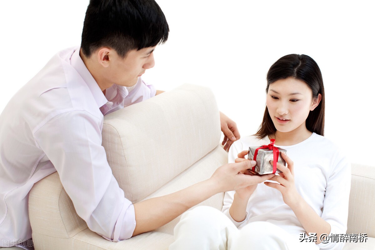 给女孩子一些对男生的建议,女人不喜欢男人会接受她的礼物吗