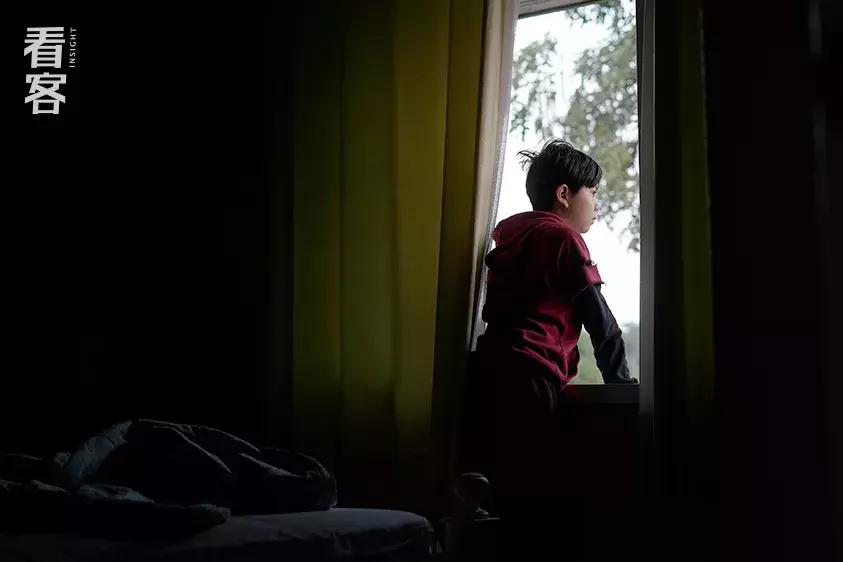 为了孩子上学全家都搬到县城好嘛,为了孩子上学全家去异地