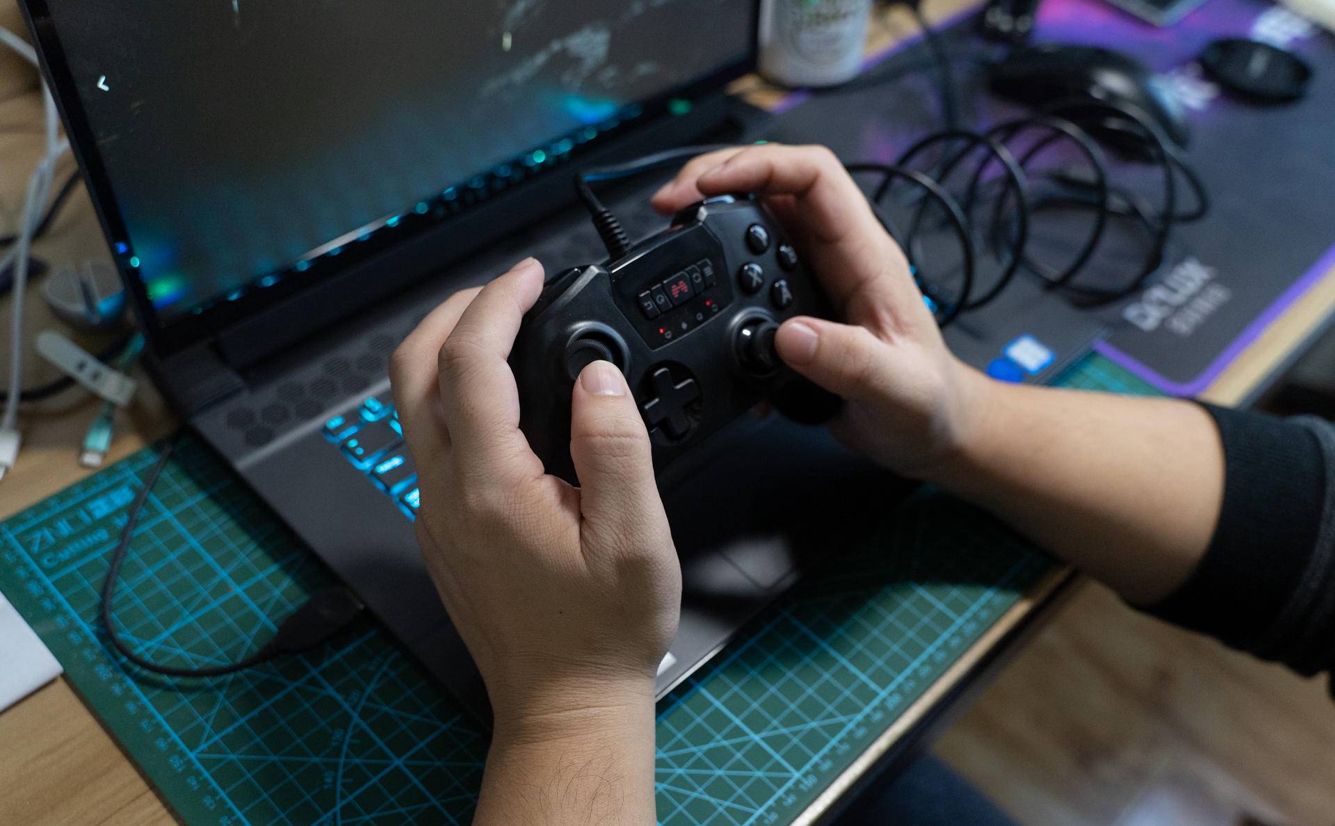 psp2000死机了,手柄游戏机psp2000