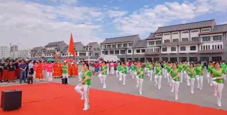国泰国贸城晨泰二手车市场盛大开业！隆重庆典！两辆汽车已送出