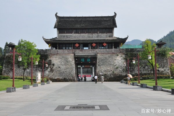 记住了，吹牛的时候用的到：“中国四大”