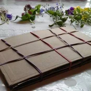 买手机送的透明壳，太难看？小姐姐教你做出最美“花壳”，收藏