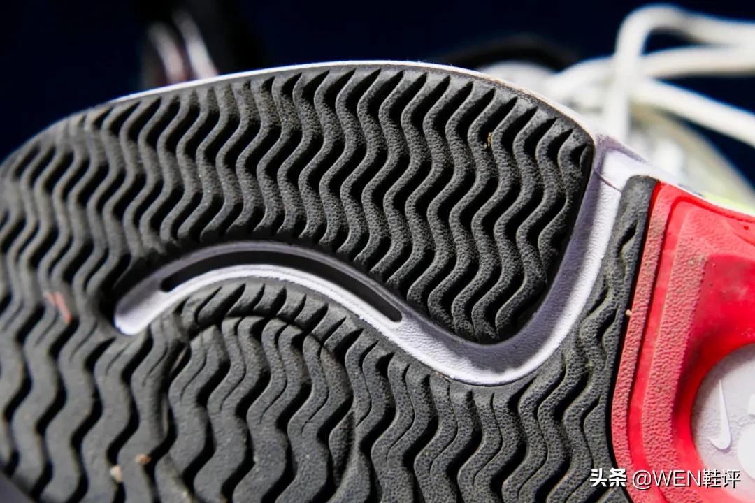 双层zoom跑鞋测试,双层zoom缓震鞋款有哪些