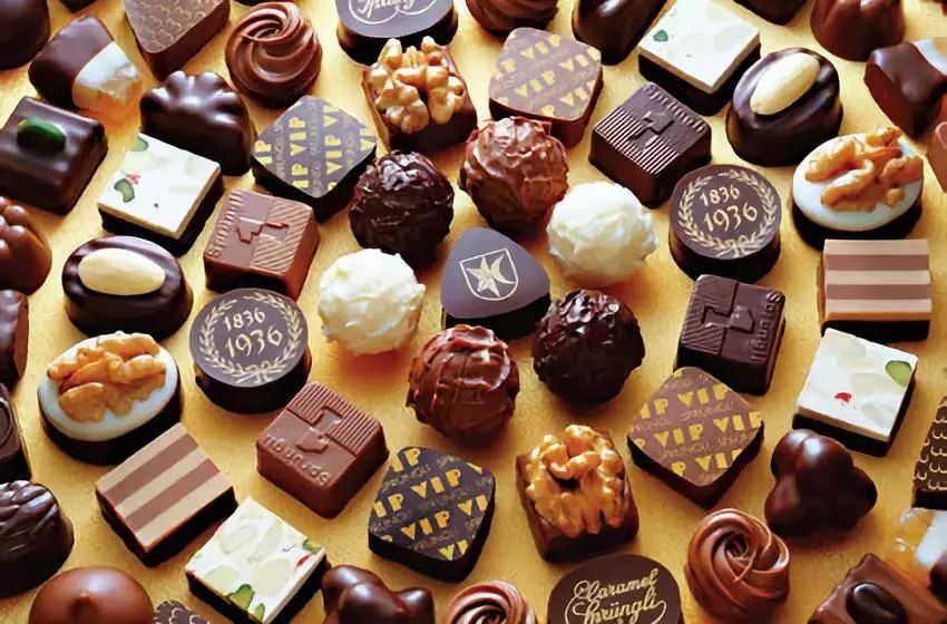 美女来吃巧克力,100个美女吃巧克力蛋糕