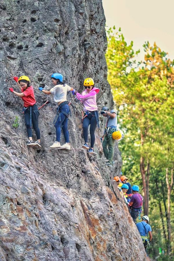 浙江金华迪士尼乐园,迪士尼城堡和迪士尼乐园